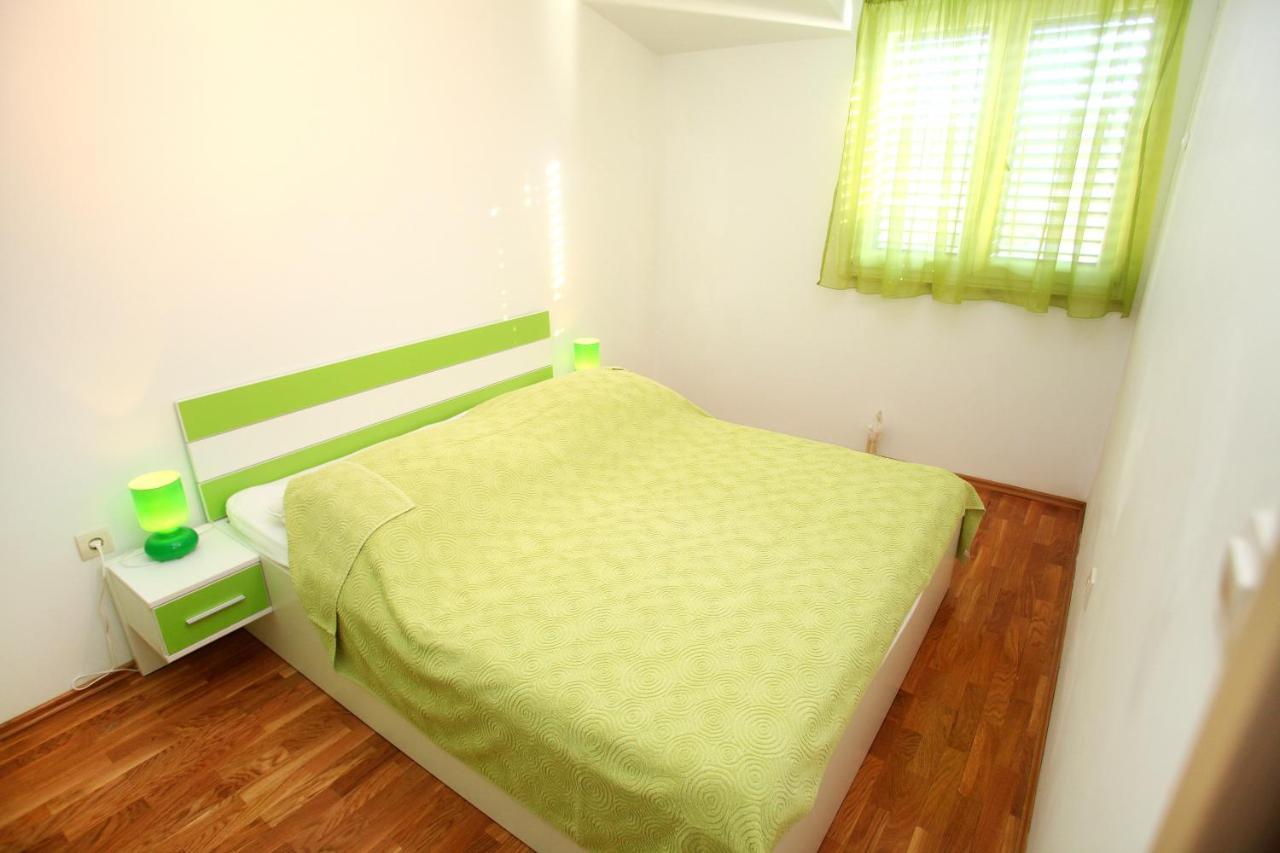 Apartments Nakir Slatine Habitación foto